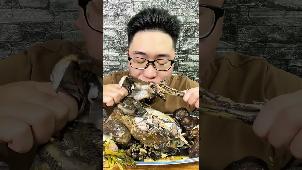 Làm nhẹ em gà đen hmong hấp mắm nhĩ quá đã #mukbang