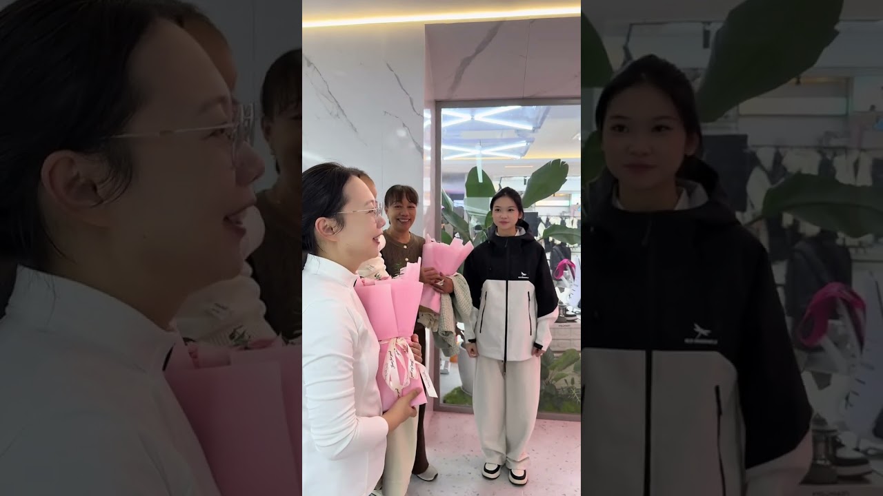 要晚两天回北京了，这几天杭州的温度真是很舒服，汐汐每次出来都很嗨#宝妈记录生活日常