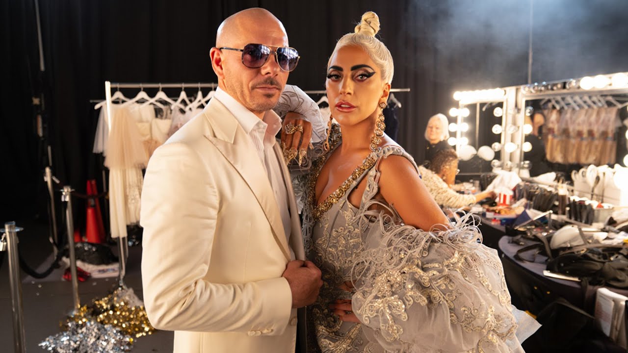 Pitbull ft Lady Gaga - RUNWAY RIOT