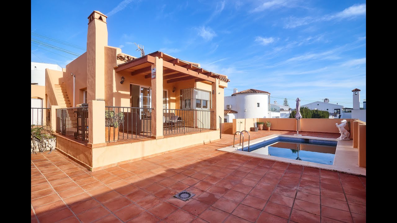 Casa independiente con apartamento invitados. 3 dormitorios, 2 baños. El Faro, Mijas Costa Ref. 3923