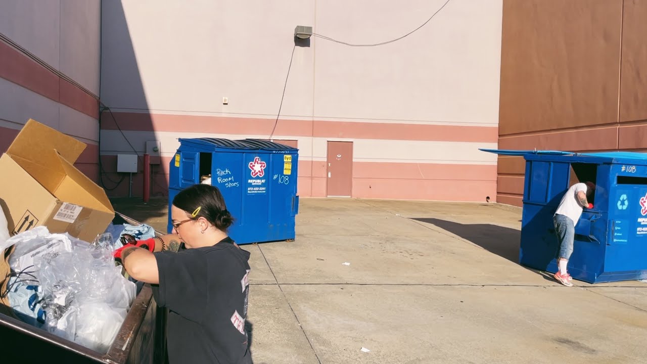 They Threw Out Their LOST & FOUND! Can’t Believe What We Found in the Dumpster :o