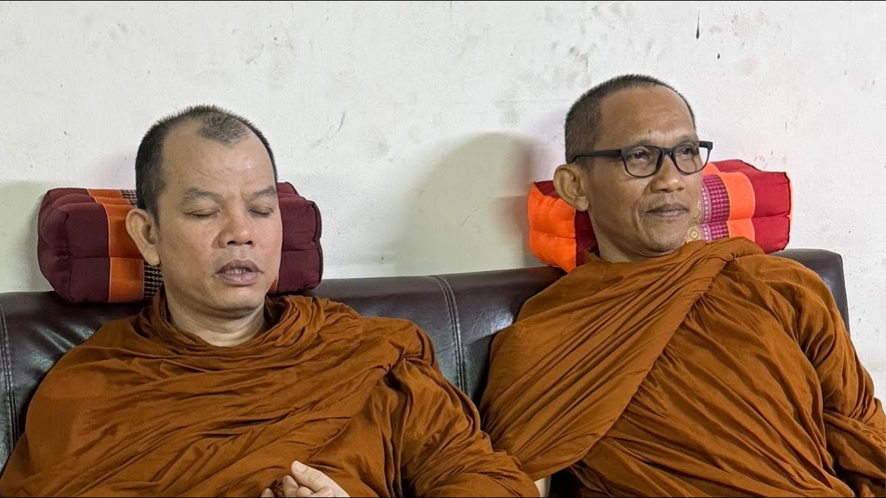 #ครูบาทุย #ครูบาปู มอบข้าวกล่อง อาหาร น้ำดื่ม แก่ ผู้ป่วยและจนท.รพ.สิริธร 17/3/69