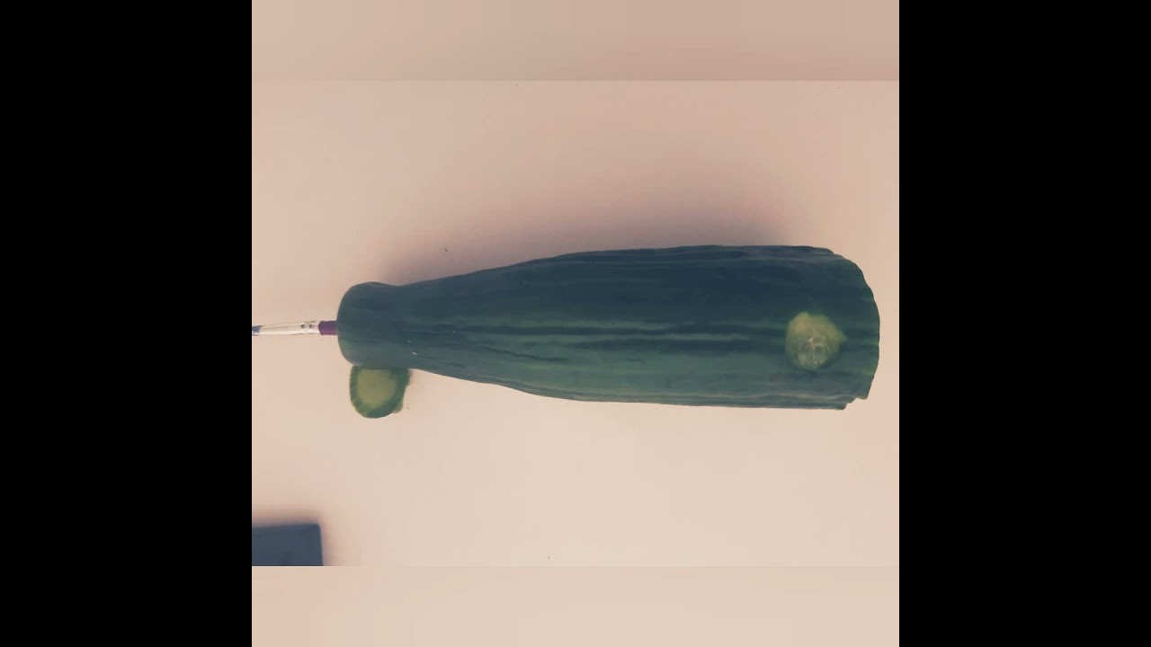 How to make a cucumber pipe in less than a minute