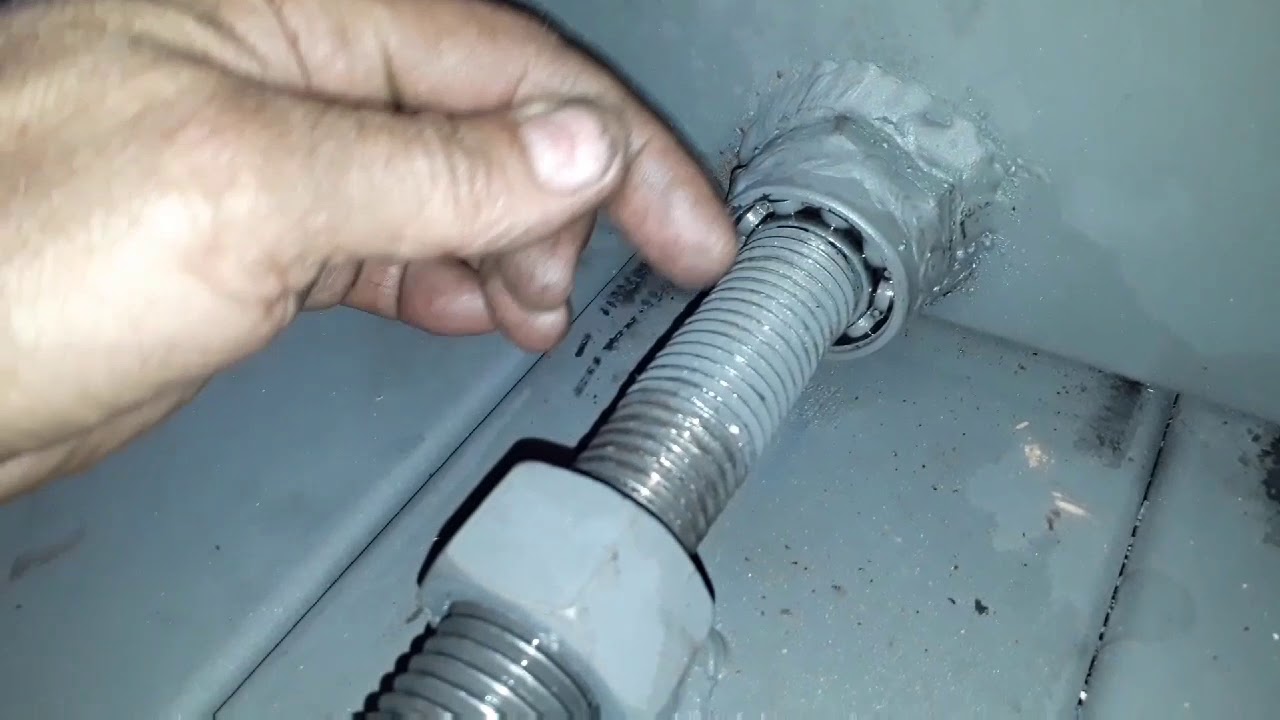 Sistema de travamento de roda para rampa de moto caseiro.