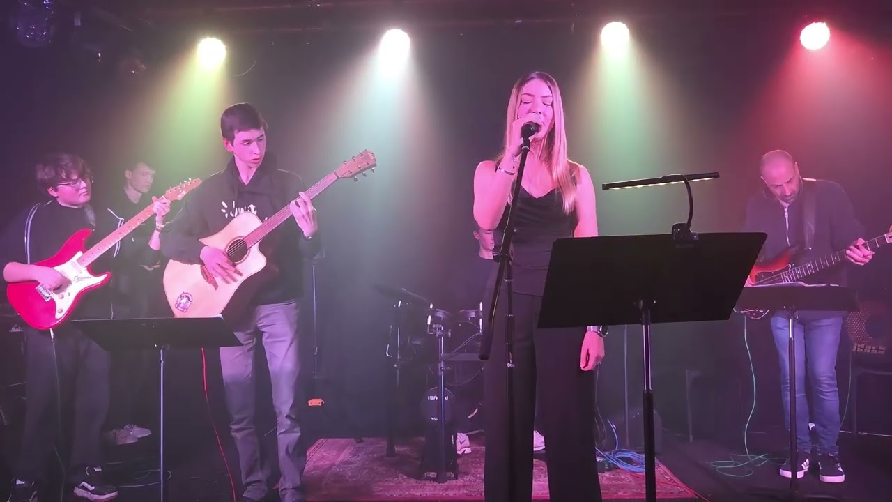 Marion Barreaux avec son groupe 