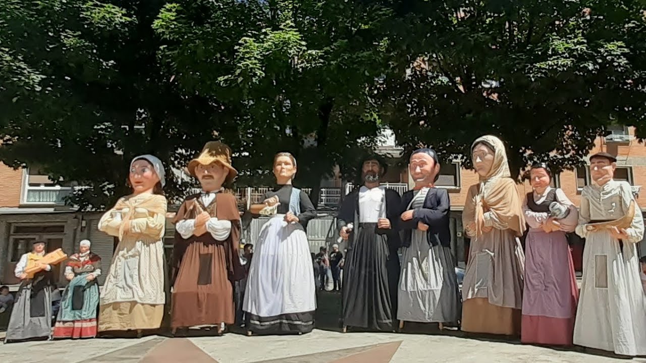 Encuentro de gigantes de Ondalan (Deusto) y Usgaldu (Usansolo).24/05/2025.