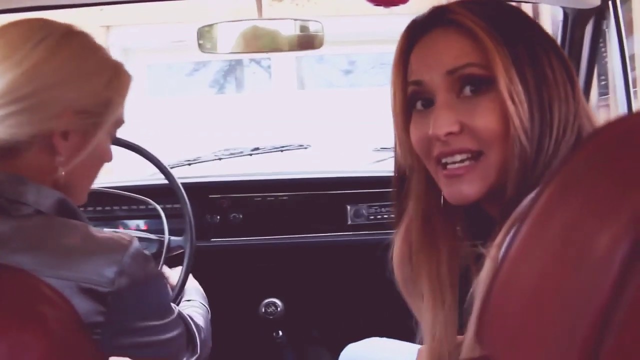 Mom can't start her car, she flooded it with Aunt Jane