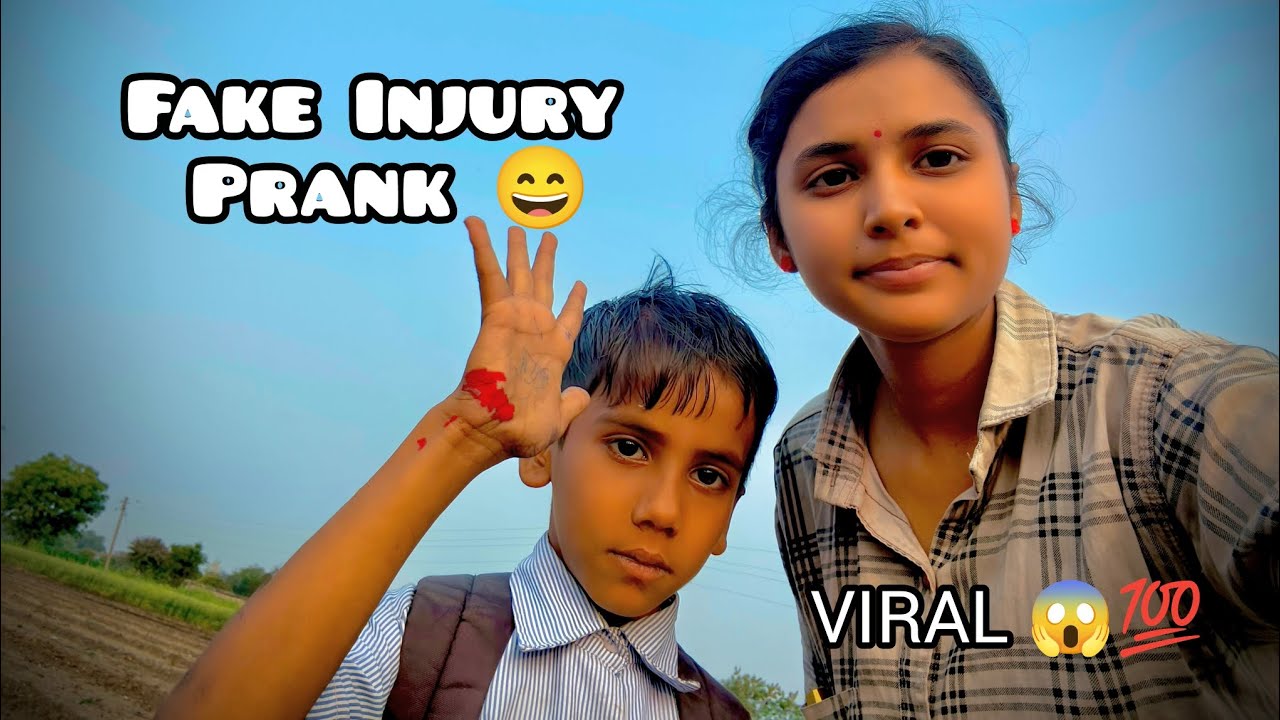 Fake Injury 🩸 Prank 😱🥰