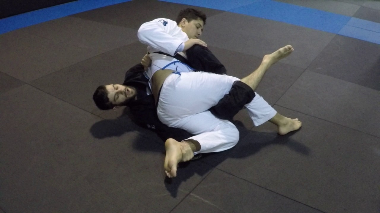 Countering the half guard smash passing (opponent facing hips)
