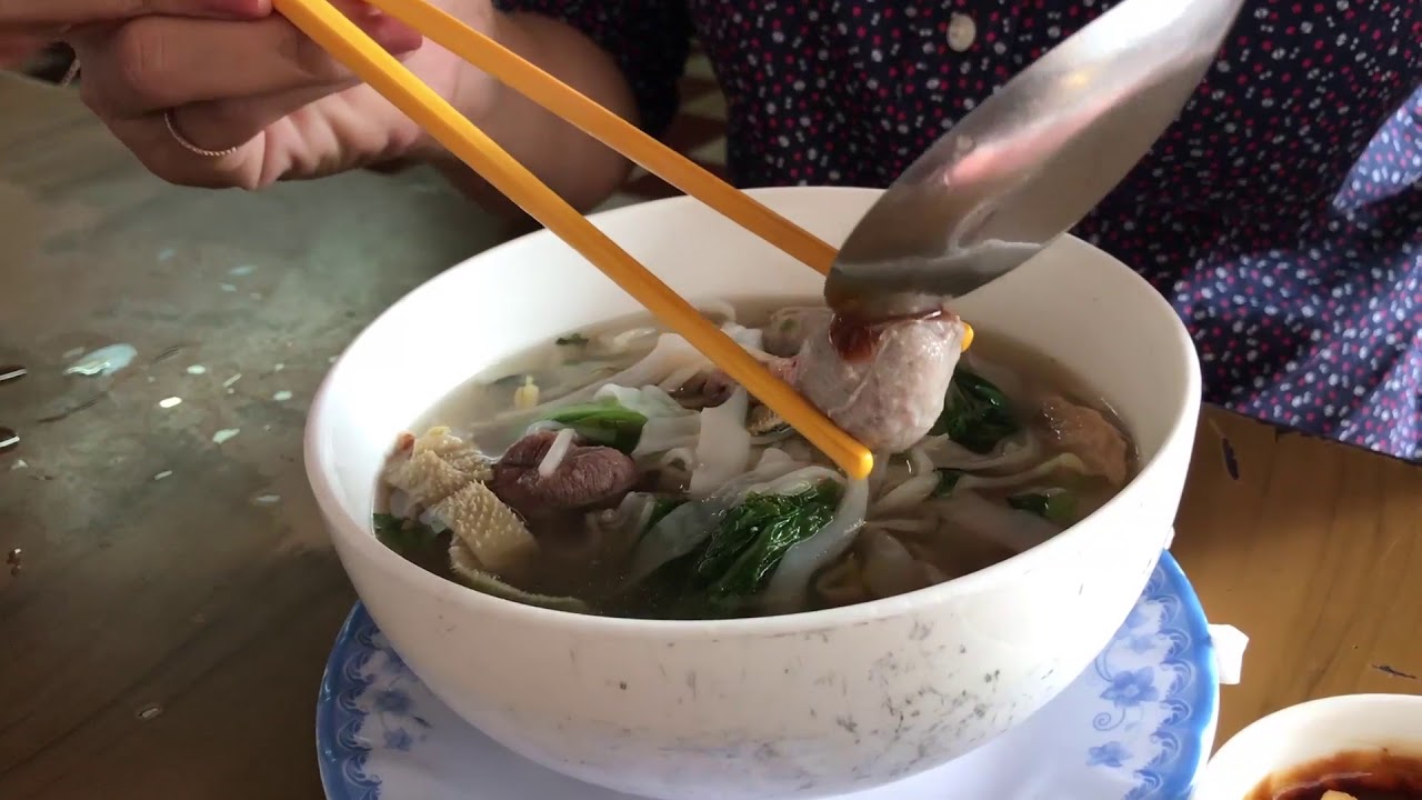 Chef Nak to Town - គុយទាវផ្សារអូរឬស្សី 