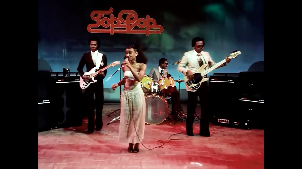 Chic - Everybody Dance - 1977 (Subtitles PT/ENG)