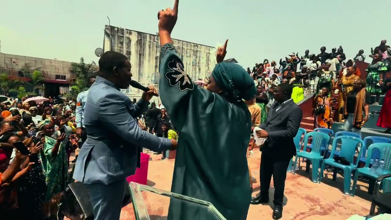 Ev.Moïse Matuta feat Femme Thamar k. Masanjoli (live montagne service décembre 2025)