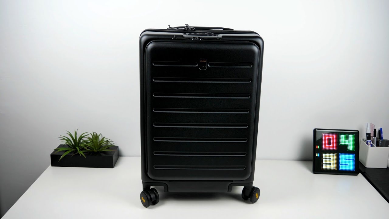 Level8 Roadrunner Suitcase Review