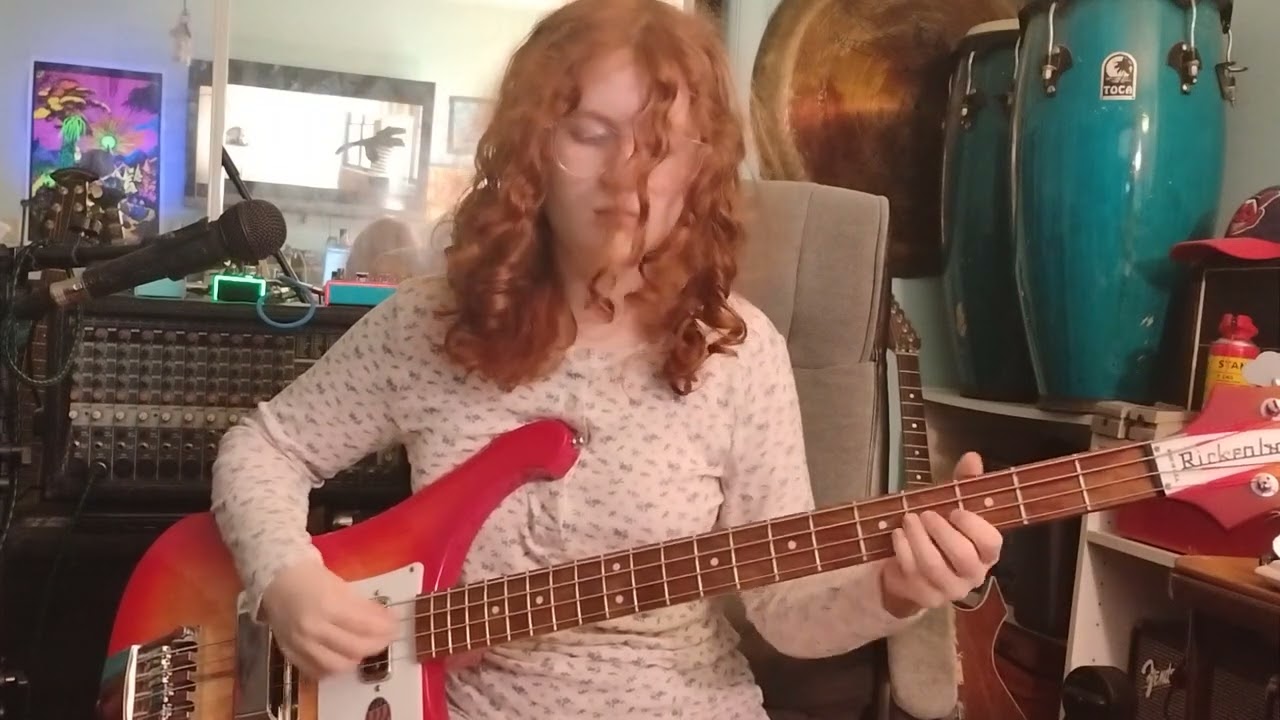 Living for the City/Stevie Wonder bass w/ Electro-Harmonix Q-microMuTron by Cara