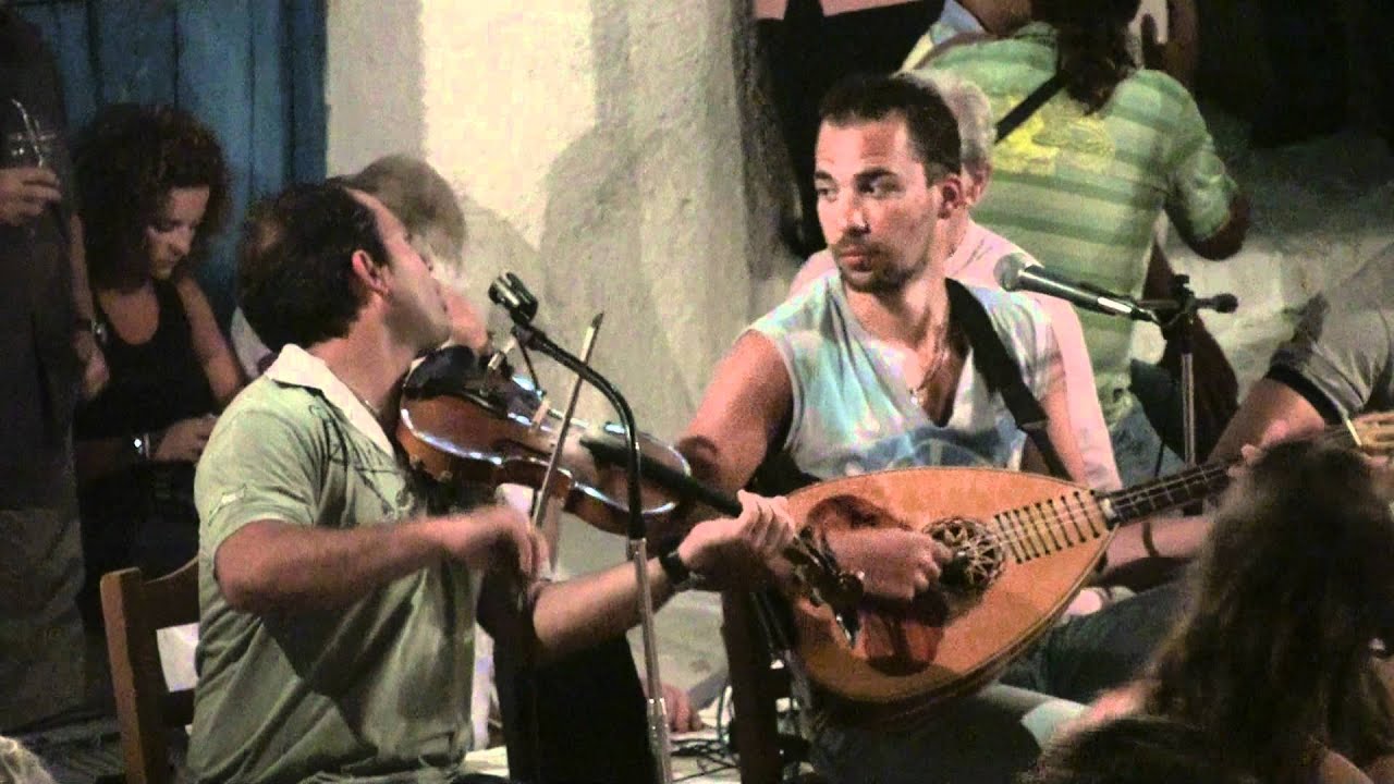 2010 Πλατεία Μονής Νάξου 2