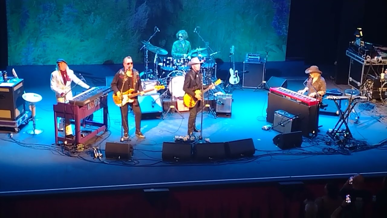 The Waterboys - The Whole of the Moon - The Paramount Theater - Austin, TX, 10/2/2025 - gmh
