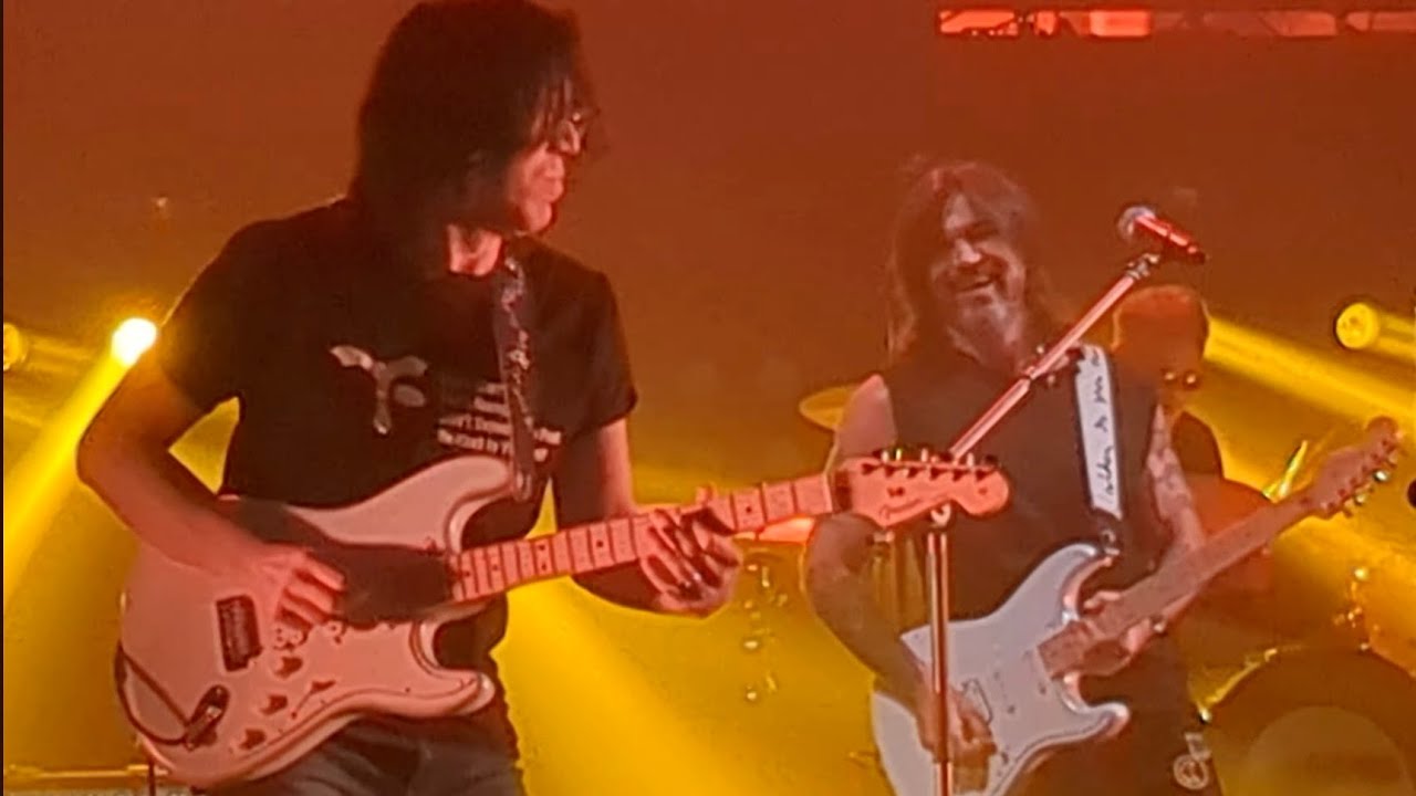 Juanes w/ Tomo Fujita ~ Gotas De Agua Dulce & Just Funky (Live @ Orpheum Theater Boston 3/15/24)