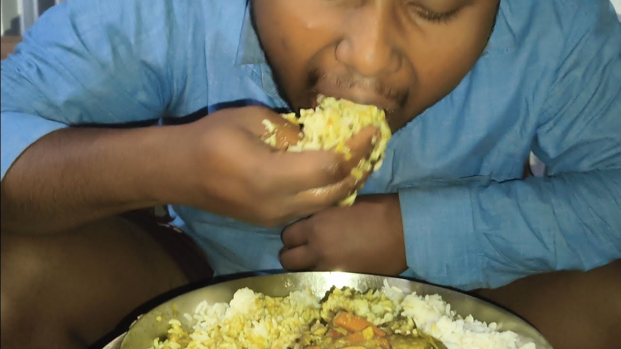 গাজর, সিম, আলু দিয়ে এটা তরকারি একটা প্লেটে‌ 🤤