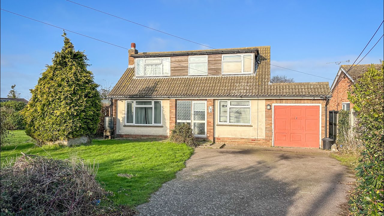 RENOVATION REQUIRED IN POINT CLEAR ON 300&rsquo; x 50&rsquo; Plot - Point Clear Road, Point Clear, Essex