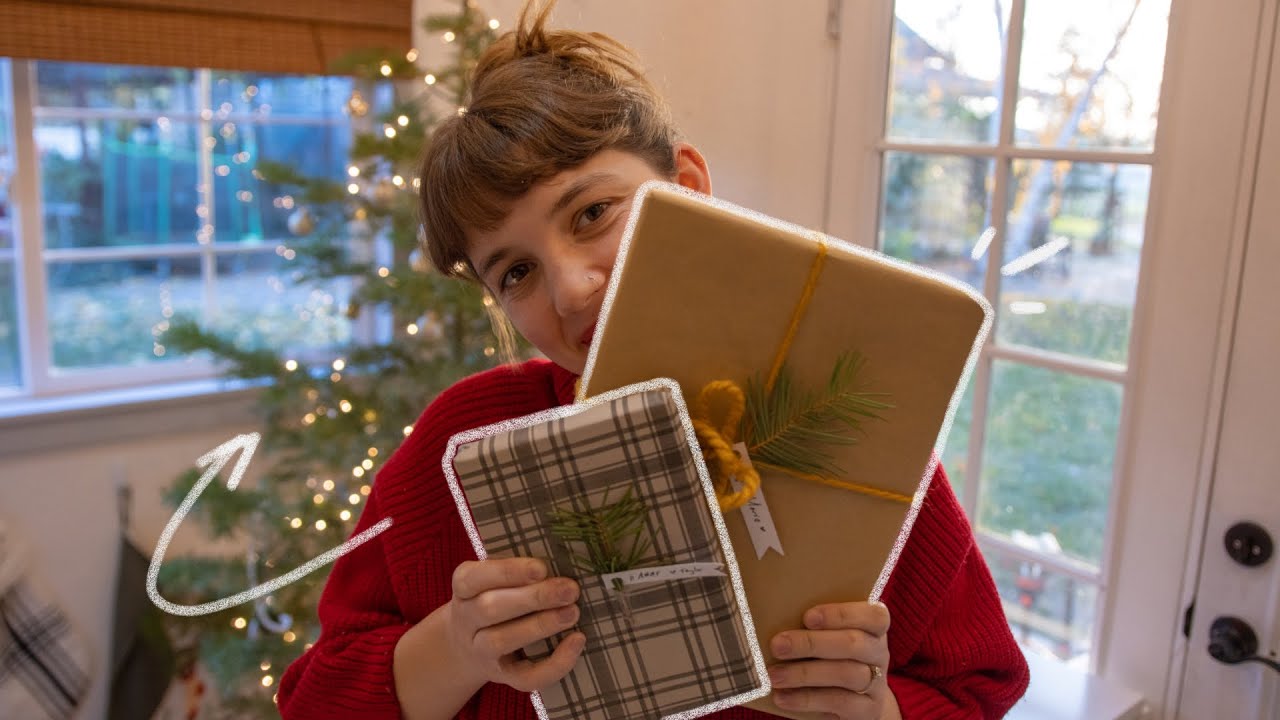 First Christmas Tree in the Tiny House | decorate, wrap gifts + Kids gift guide