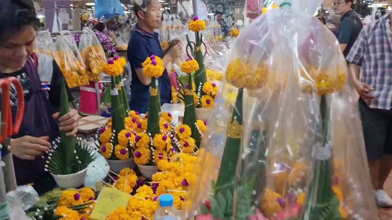 #บายศรีปากชาม ปากคลองตลาด แหล่งศูนย์รวมการเลือกซื้อดอกไม้นานาชนิด💐 @variety5786