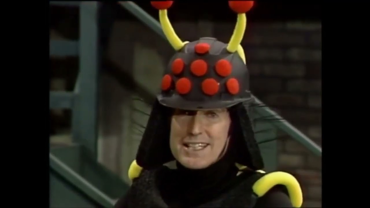 Sesame Street   Bob and the spider costume