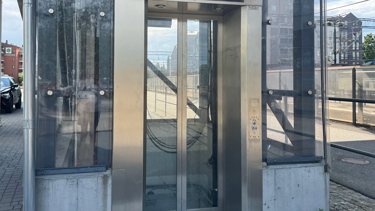 LIFT TOUR! 4x SMW Elevator @ Roslags Näsby Station, Täby, Stockholm, Sweden