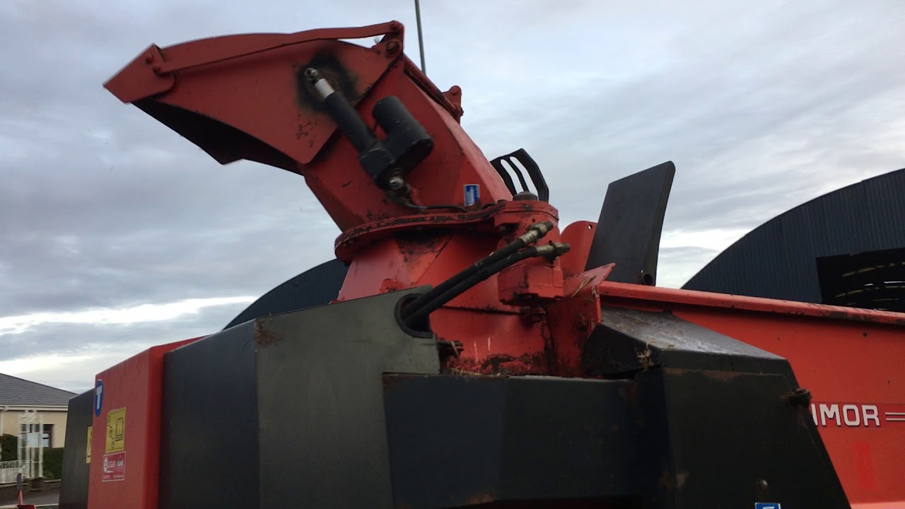 For Sale - 2005 Kuhn Primor 3560 Straw Blower & Silage Feeder