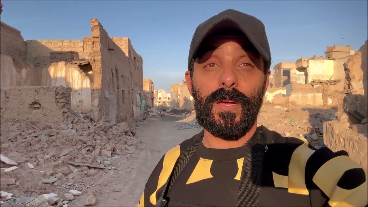 جولة في حارة مهجورة