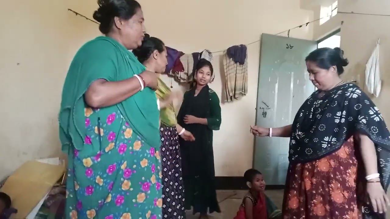 বিয়ের গায়ে হলুদের নাচ