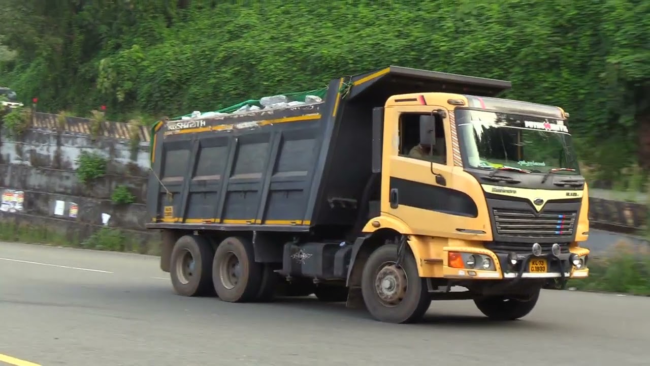 Mass Entry With heavy load. | wayanad churam 