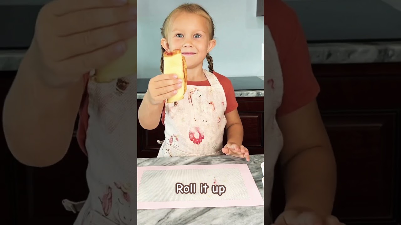 Super easy after school snack! Peanut butter and jam roll up. #snacks #afterschoolsnack #kidfriendly