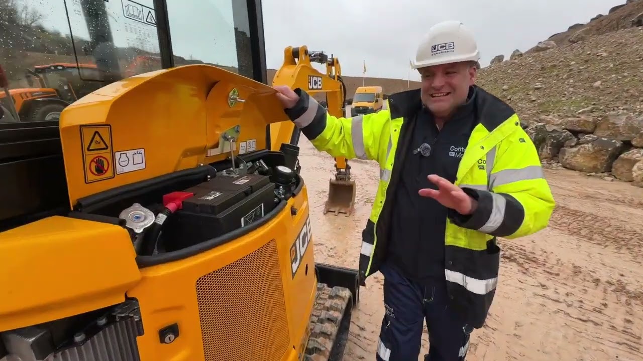 JCB launch two new 2.5 tonne mini excavators, Guy Hall talks through the compact radius 25Z-1