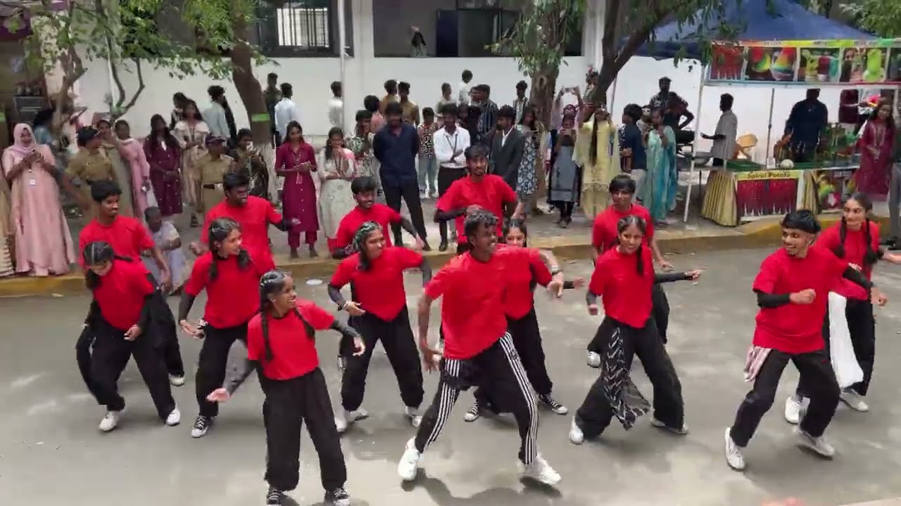 Welcoming Freshers Flashmob 2025 | Team AKALAIZERZ | Dreamz Media | Dr.SNSRCAS , COIMBATORE