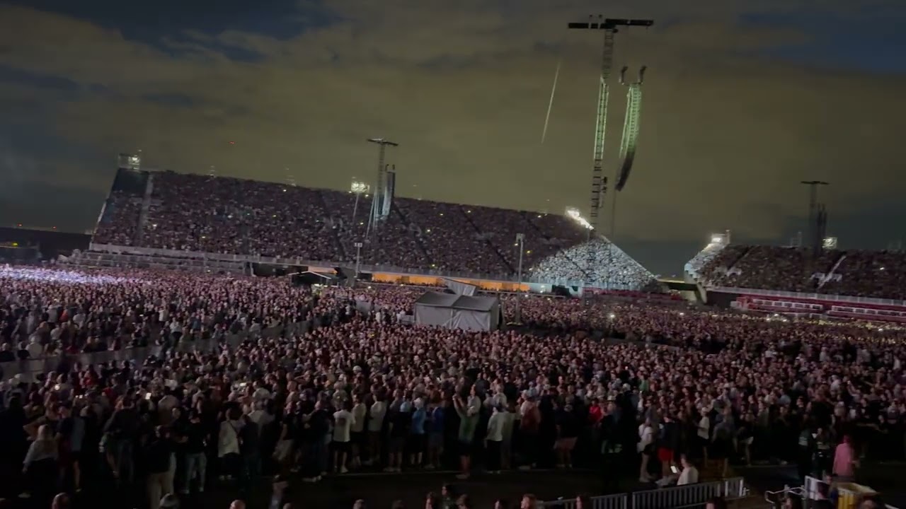 Oasis live 2025 Toronto (4K)
