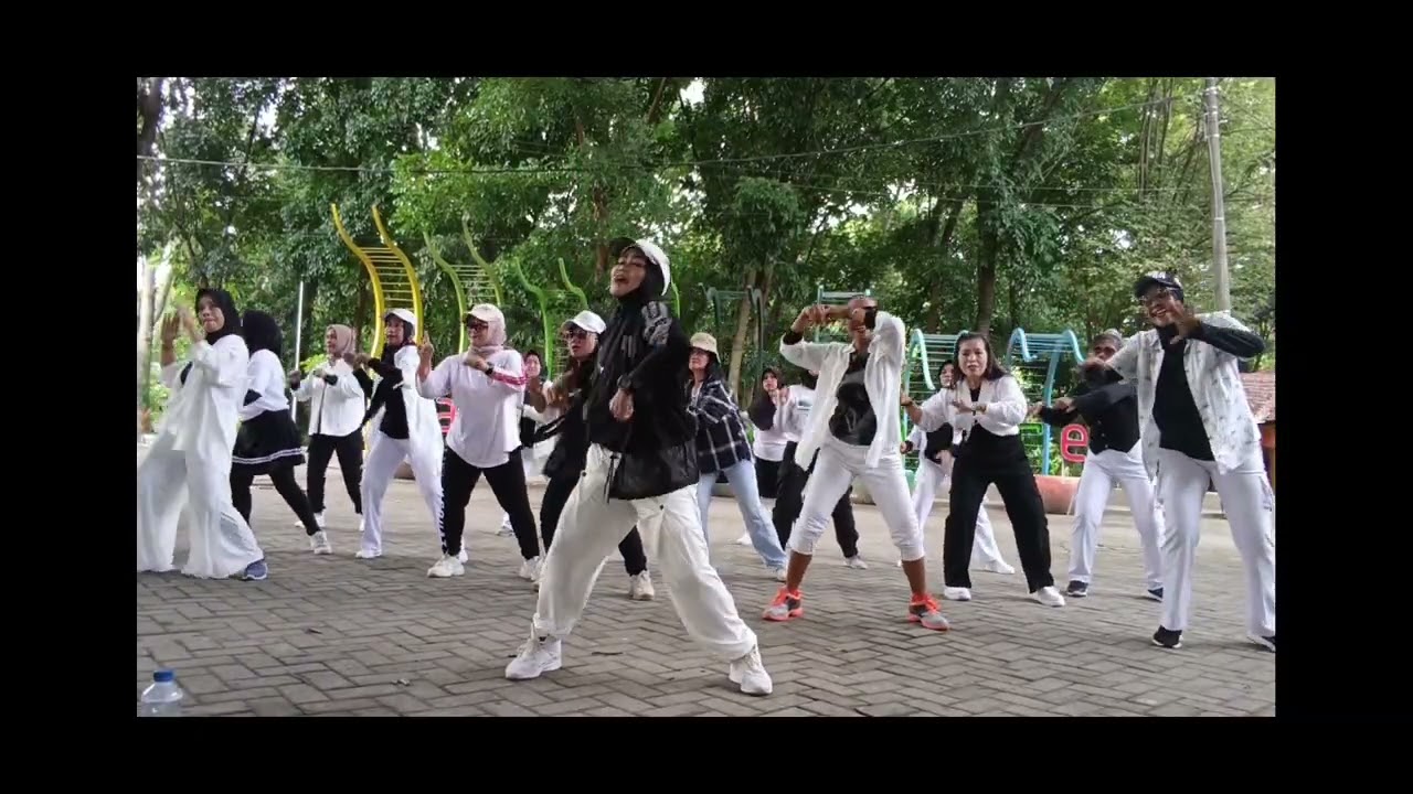 EEEE... AAA.. # Dance Tiktok 2026# senam Kreasi #Miss Tuty