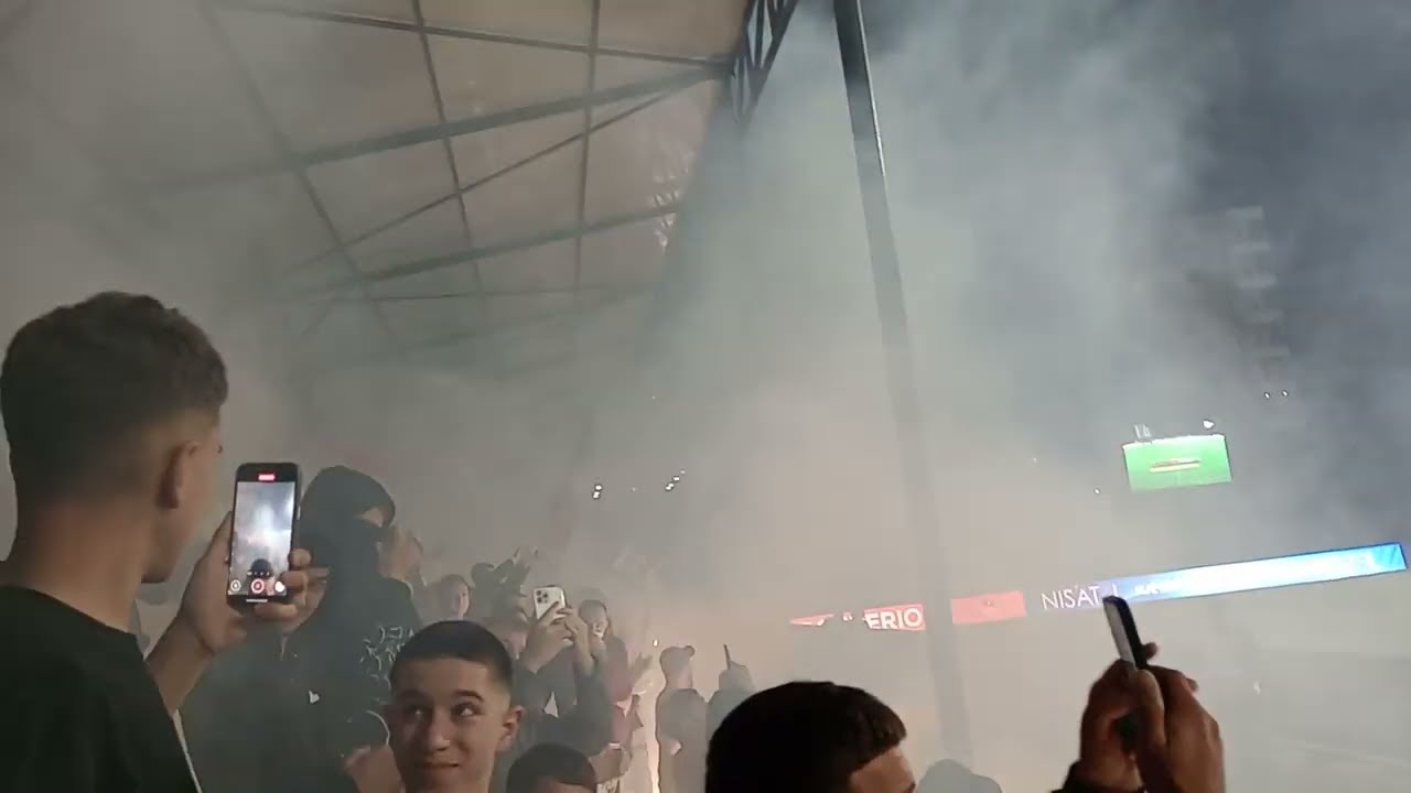 Direkt nga stadiumi ne vlore. Flamurtari vs Egnatia🇦🇱🦅🇦🇱 ja çfare bejn vlonjatet super atmosfer 🦅