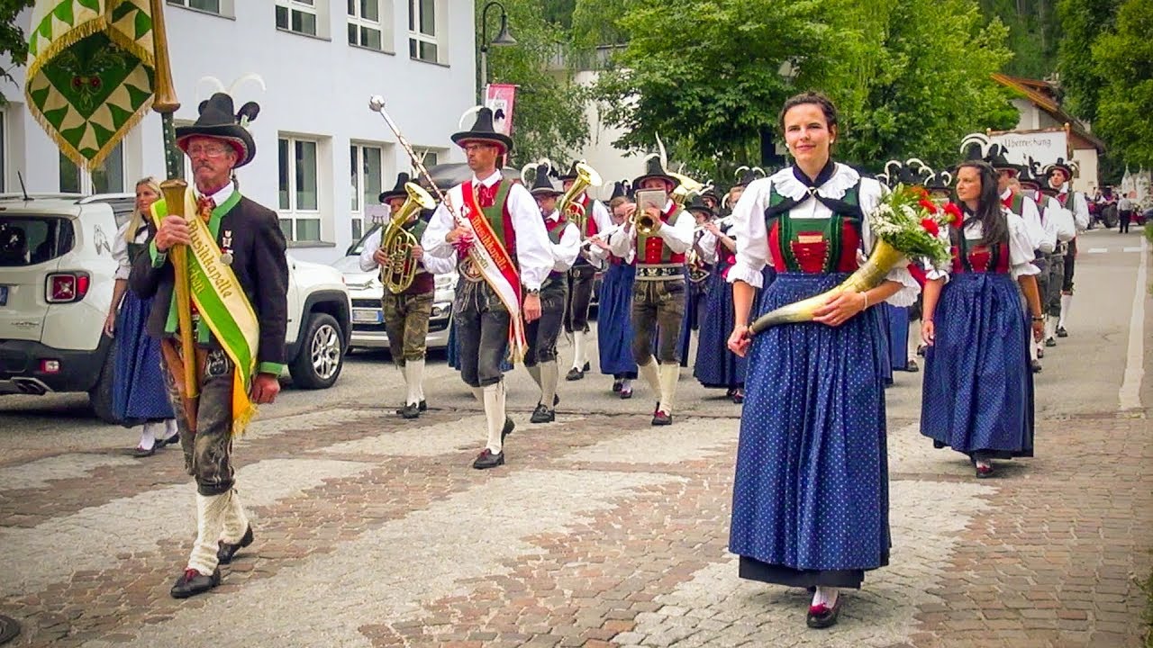 ⚔️ Historischer Festumzug - 15. Marktlfest in Innichen 2019
