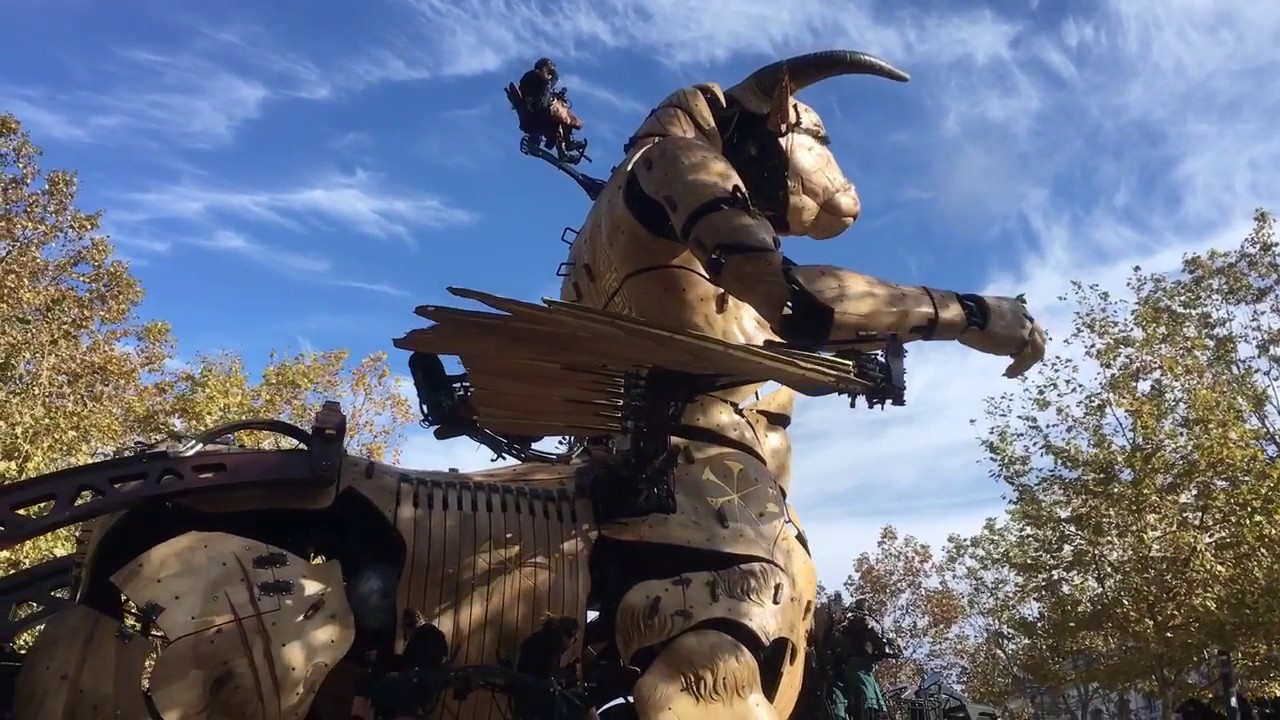 Arrivée du Minotaure aux allées Jules Guesde (Toulouse)