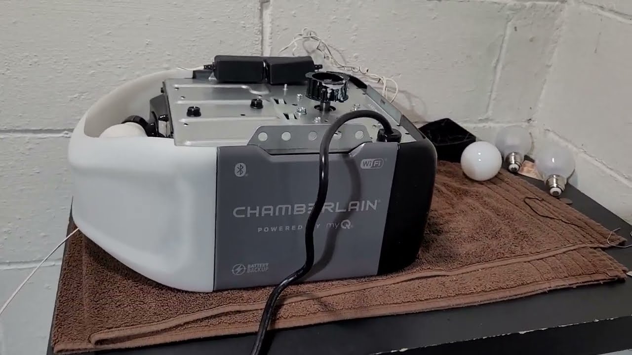 Chamberlain B2211T Unboxing