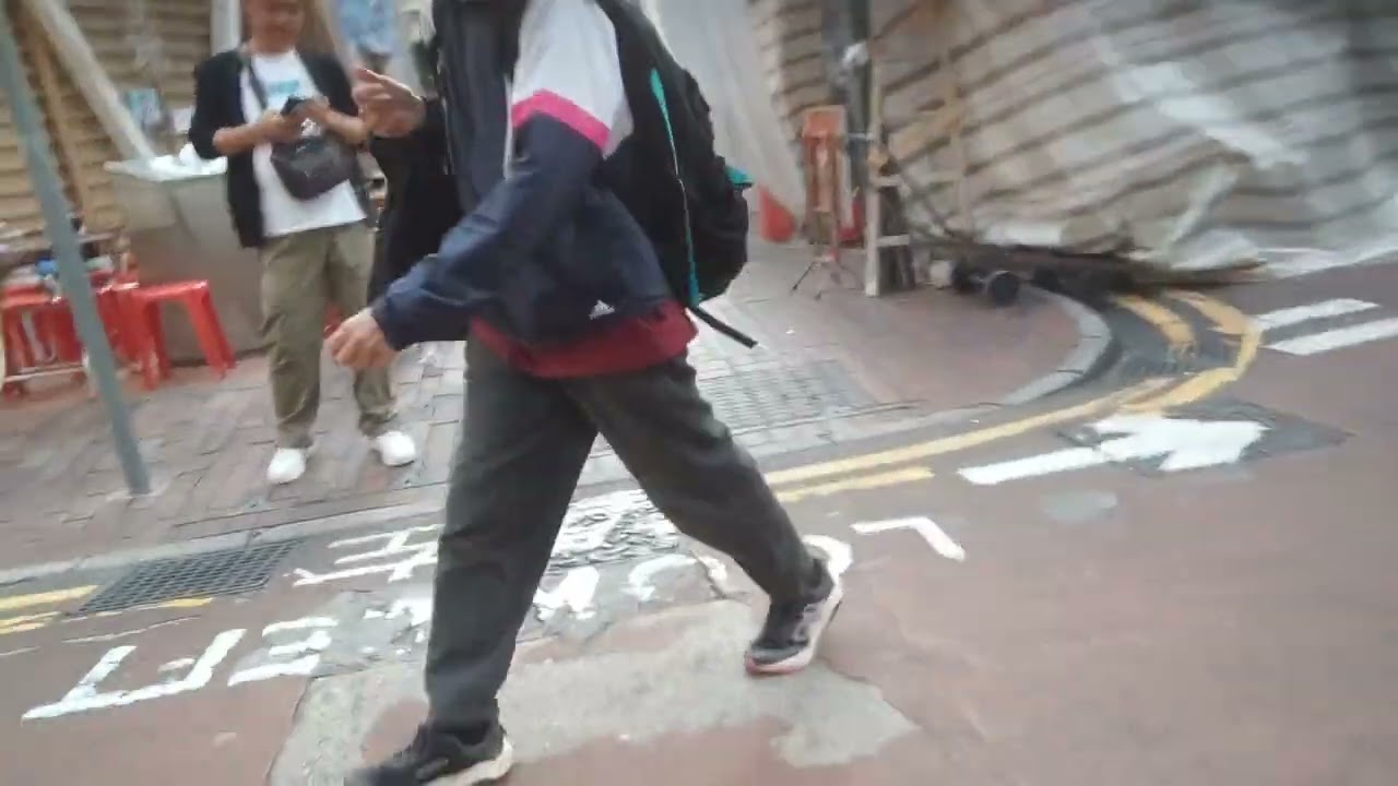 一镜到底，真实记录香港庙街。