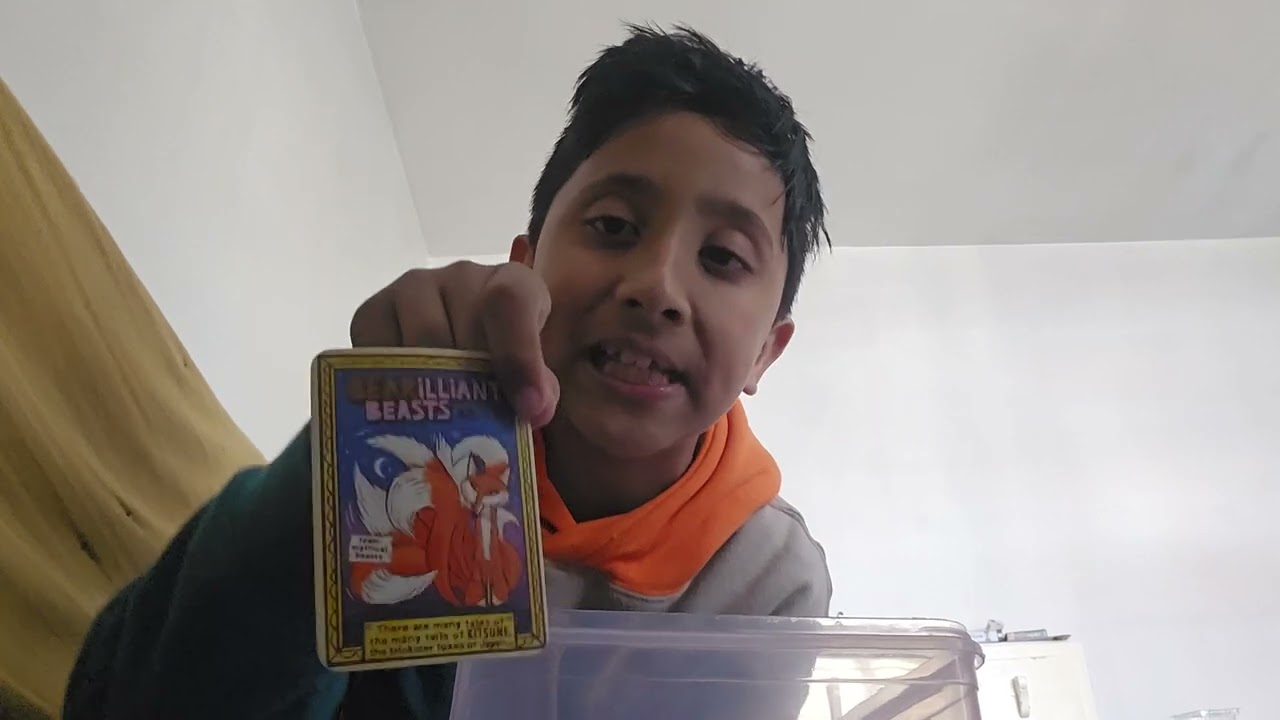 League battle deck and yoyo bear card unboxing!