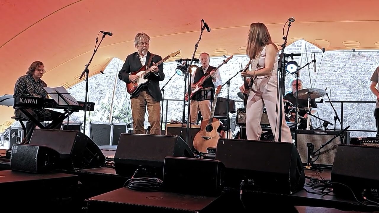 Ronnie Greer's Big Blues Band  (ft Grainne Duffy)    ....Can't Let Go