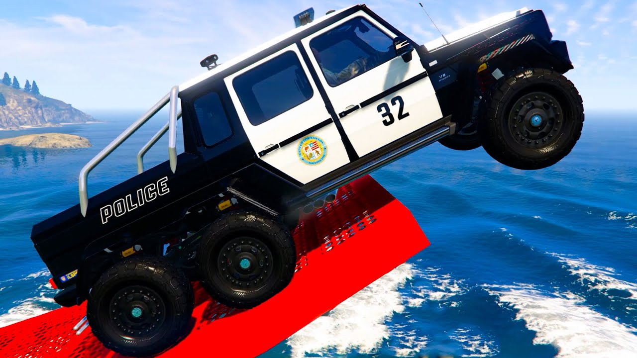 Services and Emergency Cars Jumping into the Water - GTA V Police Car Mod