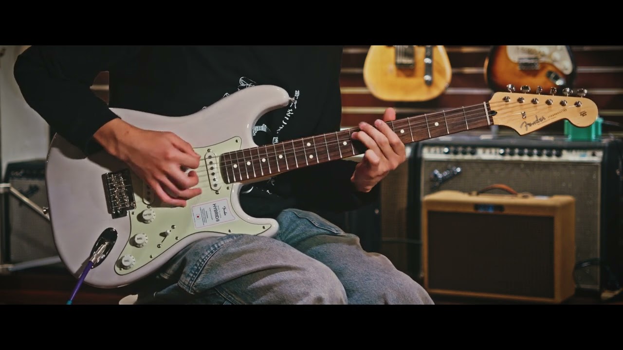 FENDER Made in Japan Hybrid II Stratocaster Rosewood Fingerboard