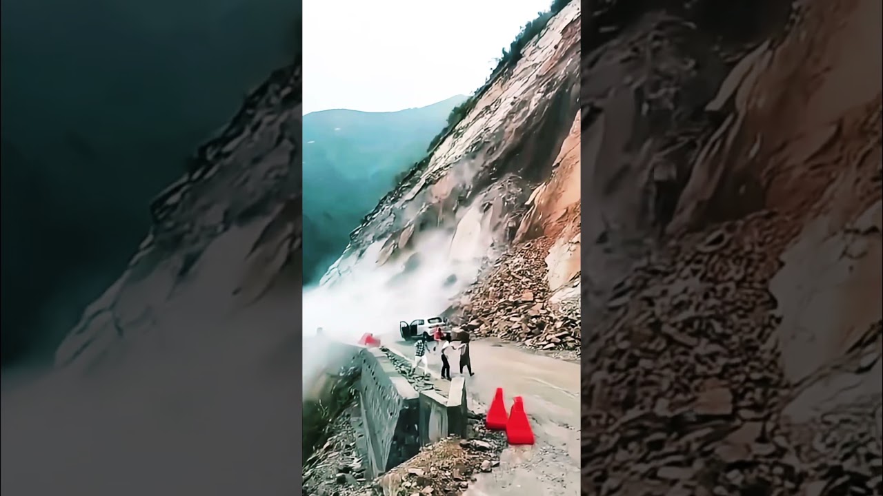 📍accident Massive Landslide on Hills🙏 | Heavy Rain Alert⚠️ #accidentnews #disaster #caraccident