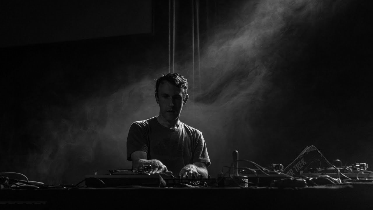 RJD2 - 1976 (The Eleventh Hour Mix)