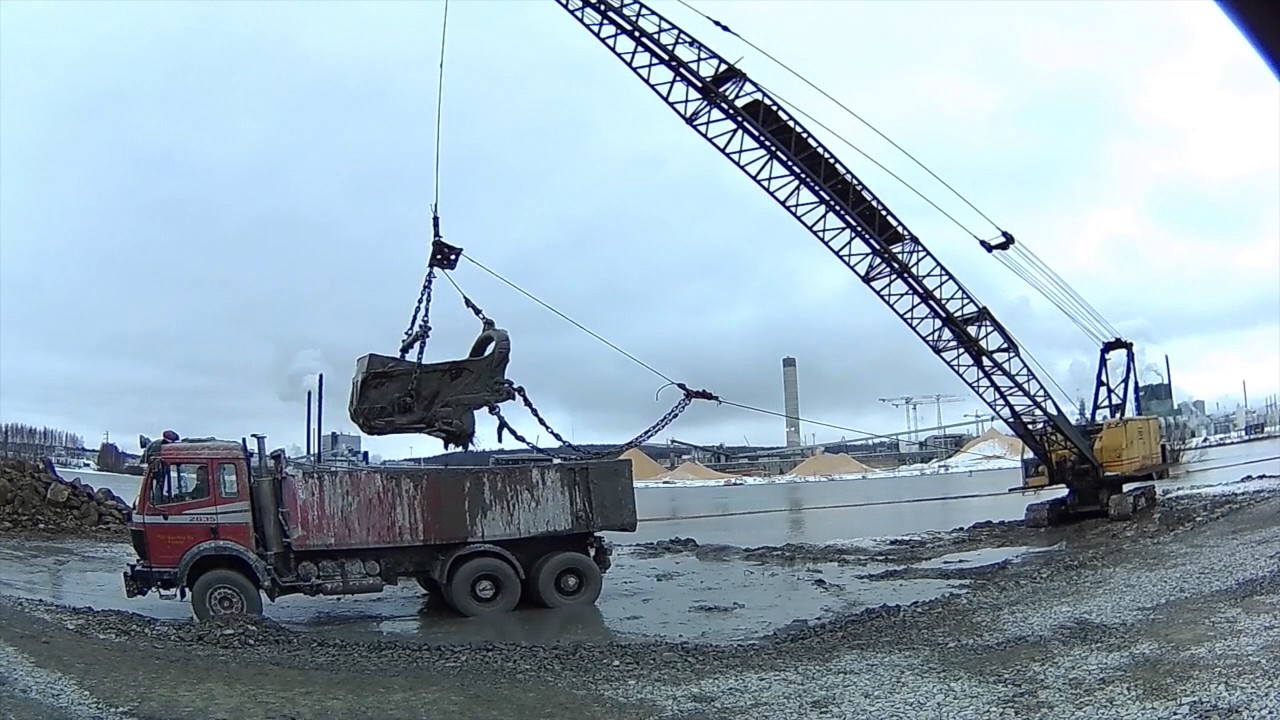 Dragline. Ruston Bucyrus 61-RB.  Dynamic compaction 38-RB2