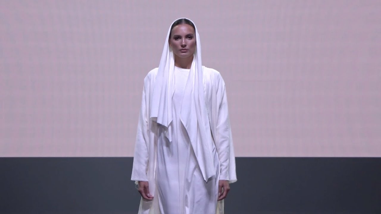 Alsu Gilmi Runway Show | Modest Fashion Day by the Russian Fashion Council | VRAI Magazine