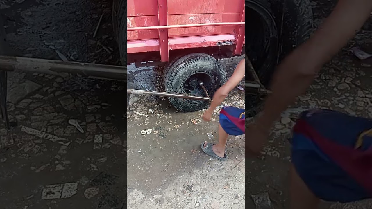 proses ganti ban mobil 